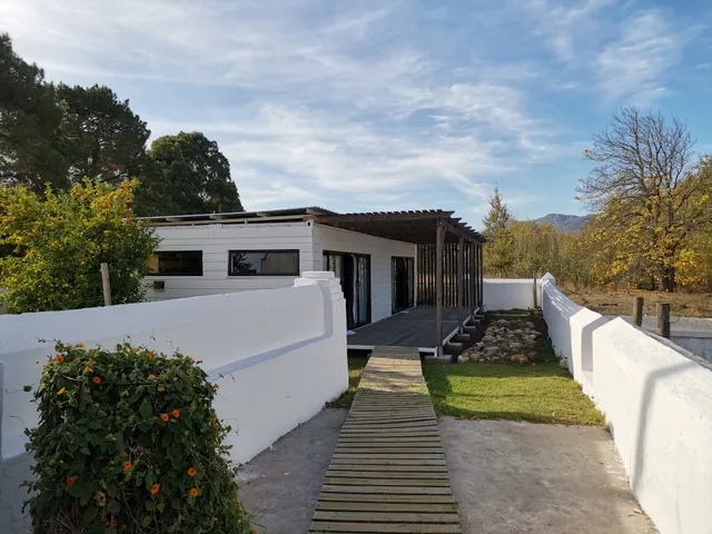 Lekkerwijn Historic Country Guest House