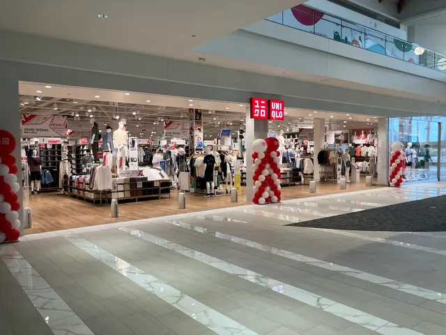 UNIQLO Brea Mall