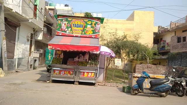 Yadav Juice Corner