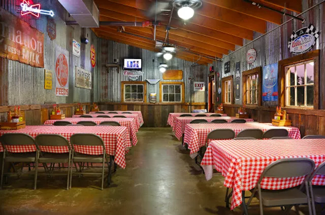 Rudy's "Country Store" and Bar-B-Q