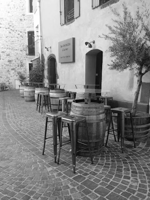 Une Bouteille à La Mer