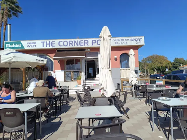 Cornerpost bar
