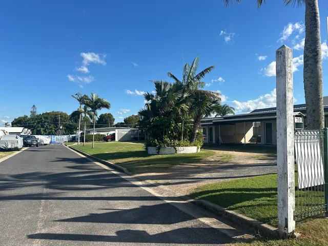 Blue Dolphin Caravan Park