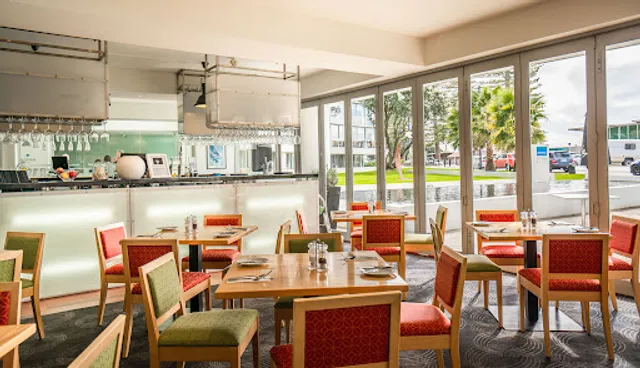 The Curve Restaurant & Bar