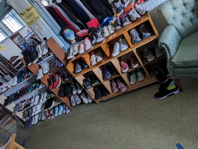 Many Hands Thrift Shoppe