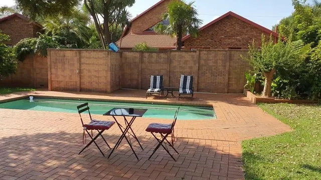 Roosthaven Guesthouse