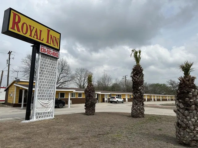 ROYAL INN