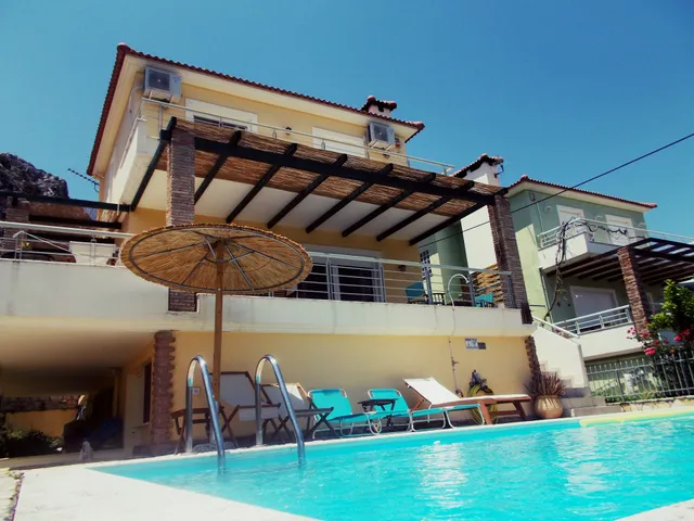 The birds nest luxury villa