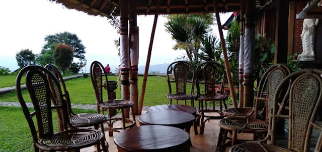 Sunset Bar Puri Lumbung