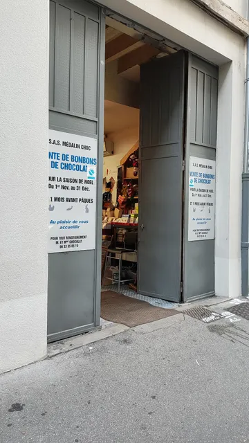 De Bonis de Bonis Medalin Christelle