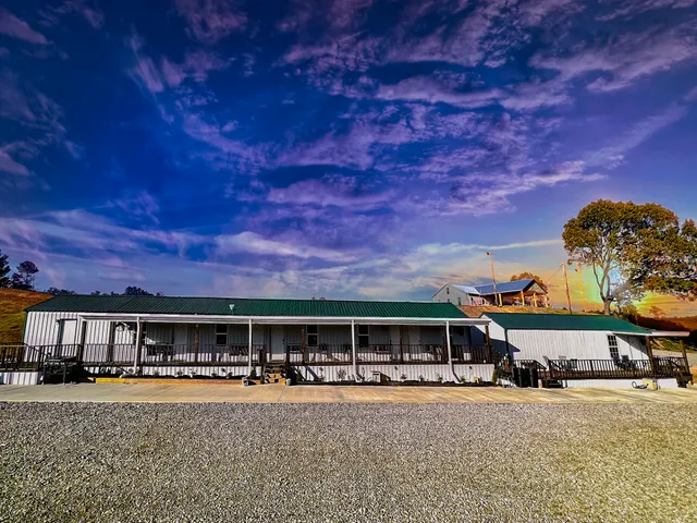 Grenada Lake Resorts and Guides