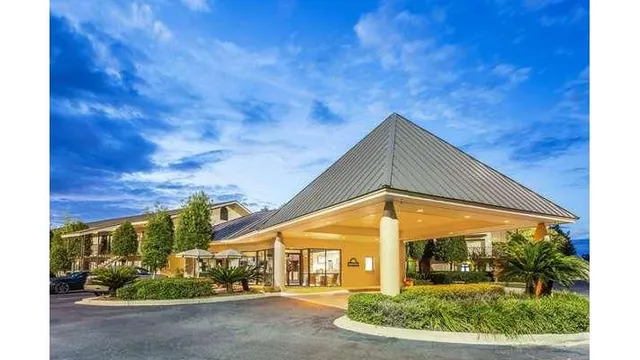 Days Inn by Wyndham Lake Park/Valdosta