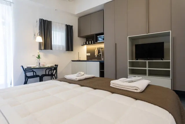 Dietro La Cattedrale, Palermo