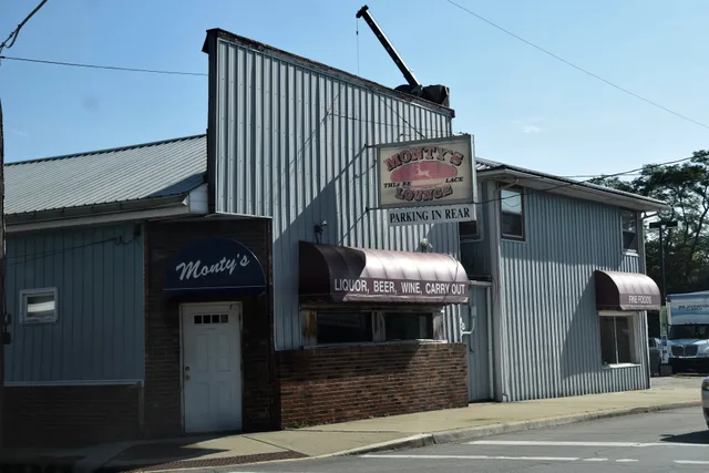 Monty's Lounge