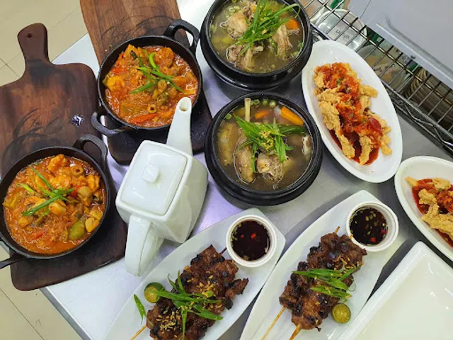 Royal S Cafe Restaurant