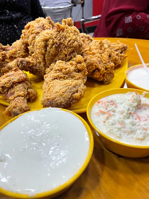 City Fried Chicken, Hotel City Tower
