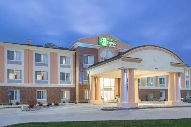 Holiday Inn Express & Suites Ames by IHG