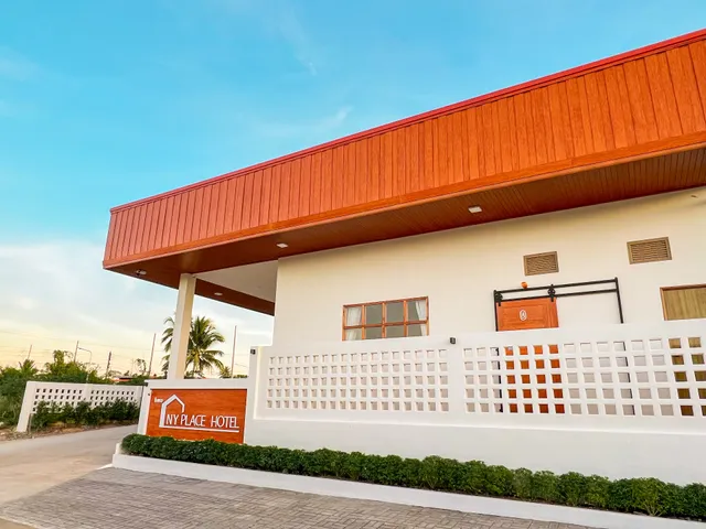 โรงเเรม NY Place Hotel