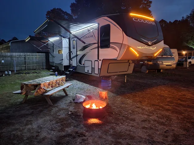 Moonlight Lake RV Park and Cottages