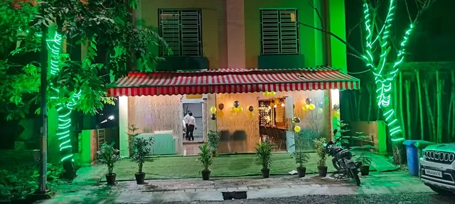 OYO IT CAFE & RESIDENCY