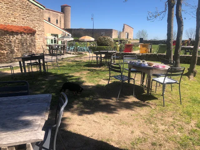 Ess'Folie Restaurant, au chateau d'Essalois, Chambles