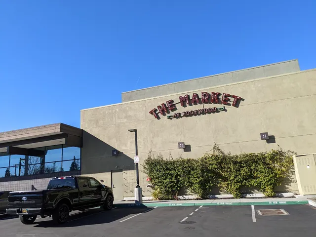 THE MARKET AT EDGEWOOD