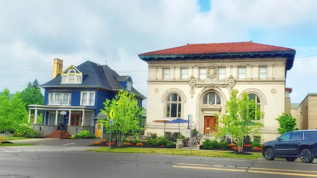 The Old Library Inn Olean
