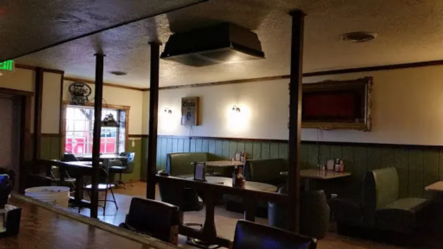 Shyla's Hideaway, Bar & Grill
