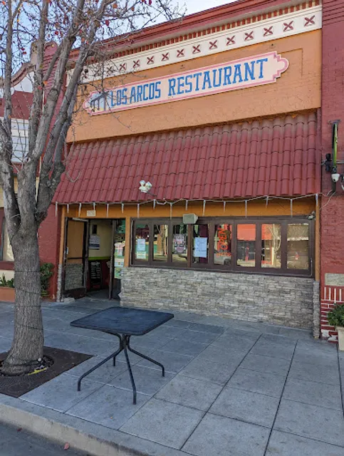 Los Arcos Cafe Restaurant