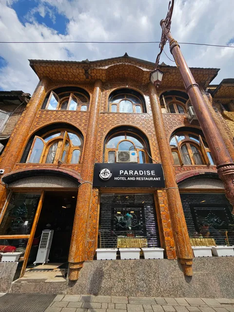 Hotel Paradise and Restaurant