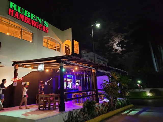 Rubens Hamburgers Acapulco Diamante