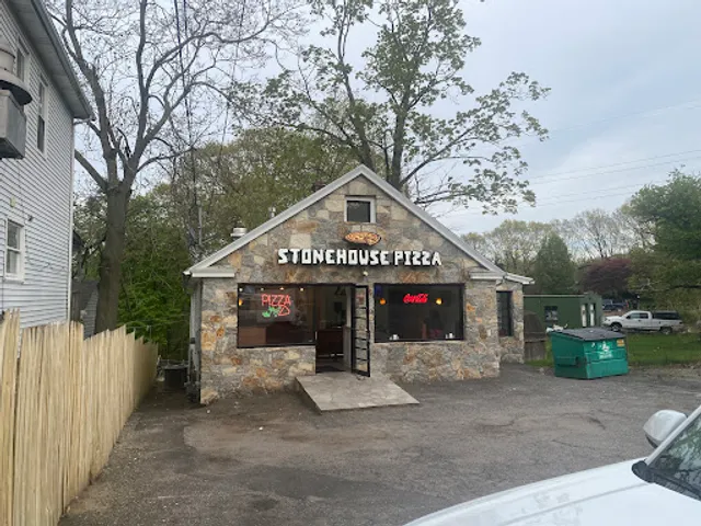 Stonehouse Pizza