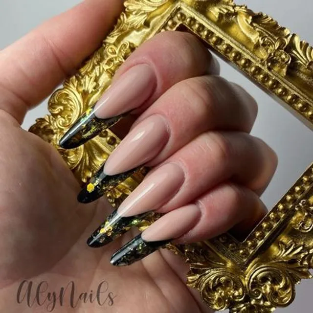 AlyNails Salon & Academy