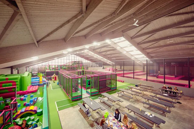 SpassQuadrat - Indoor-Spielplatz und Trampolin-Park