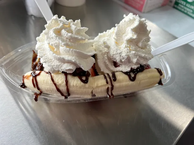 Wild Thorne Dairy Ice Cream and Sammies