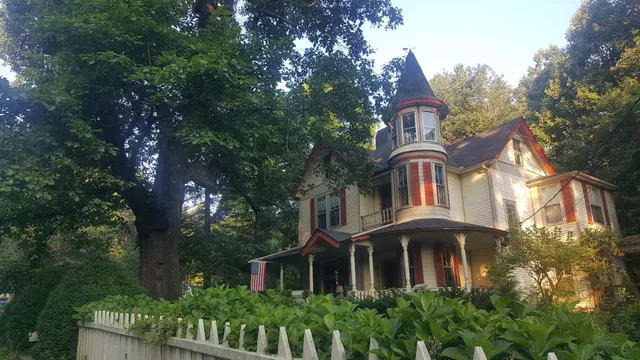 The Oaks Bed and Breakfast