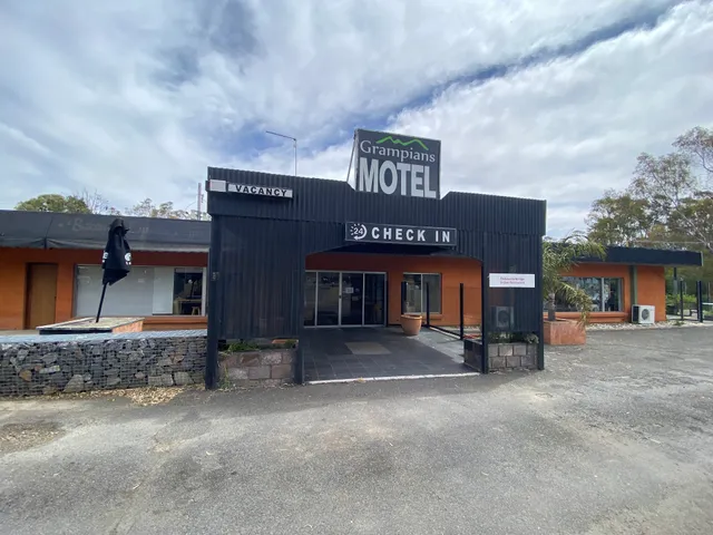 Grampians Motel Hotel