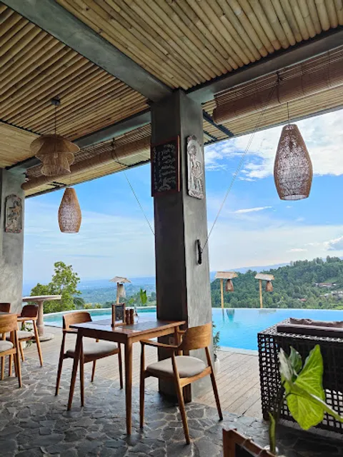 TopVibes Pool & Eatery