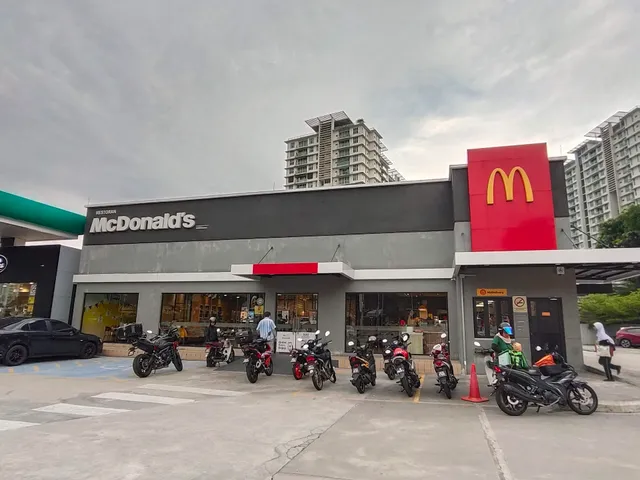 McDonald's Petronas USJ 1 DT