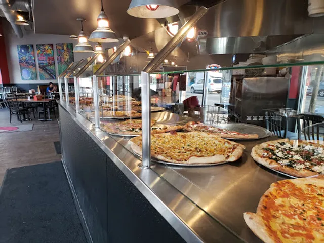 Ian's Pizza Milwaukee | East Side