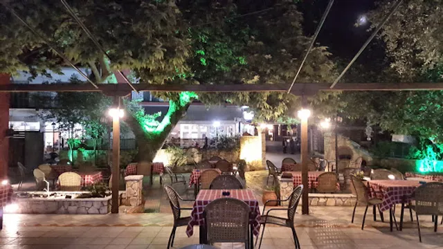 Oasis Restaurant Cafe Bar