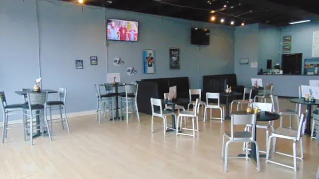 Alibi Restuarant + Lounge