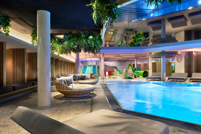 The Grand Green - Familux Resort