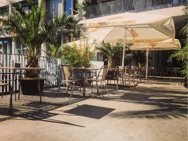 Pacifico Buns & Burgers