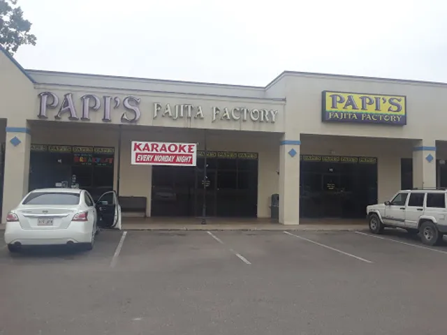 Papis Bar and Grill