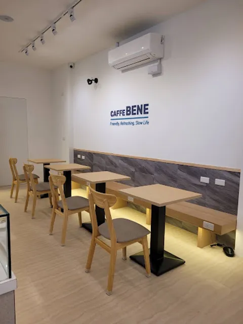 Caffe bene 咖啡伴宜蘭女中門市