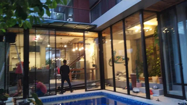 NUMERO UNO specialist Glass & Aluminium Work