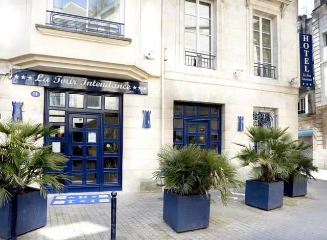 Hôtel La Tour Intendance