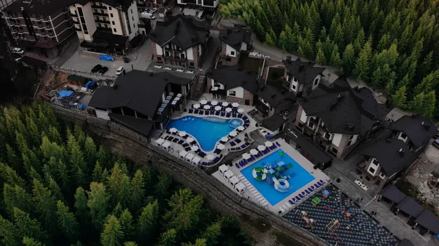 Котеджний комплекс Westhills