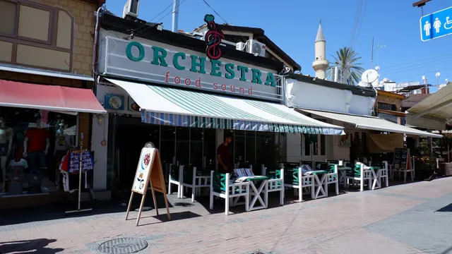 the gate restaurant ( orchestra )